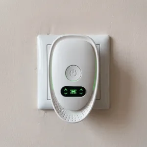 Draagbare plug-in luchtreiniger met negatieve ionen en geurverwijderaar